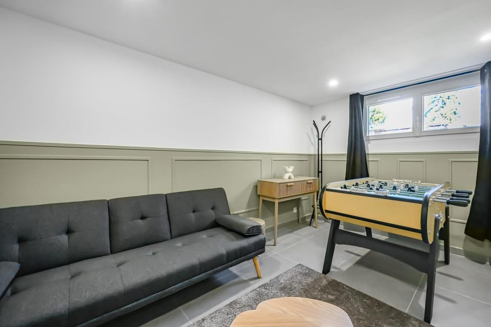 Le Repaire - Love Room - Jacuzzi - Wifi Apartment in Île-de-France