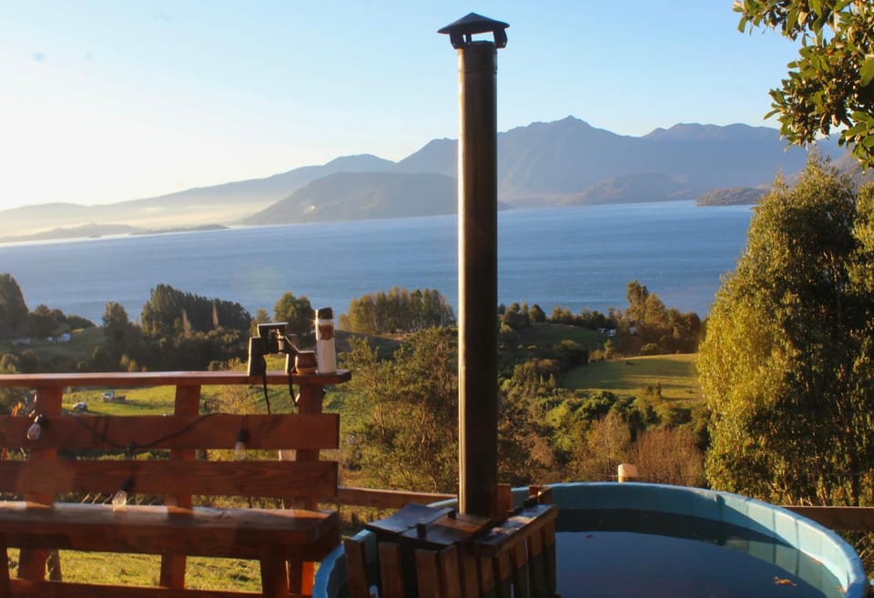 El Tilo Cabin - Hot Tub & Lake Ranco Views Cabin in Los Ríos, Chile