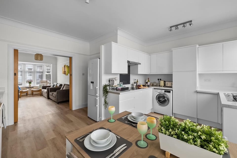Coffee/tea facilities, Kitchen or kitchenette, Living room, Seating area, Dining area, dishwasher, oven, pet friendly, stove, toaster, washing machine