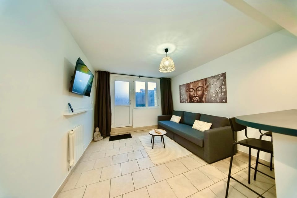 Communal lounge/ TV room, Living room, Decorative detail, Seating area