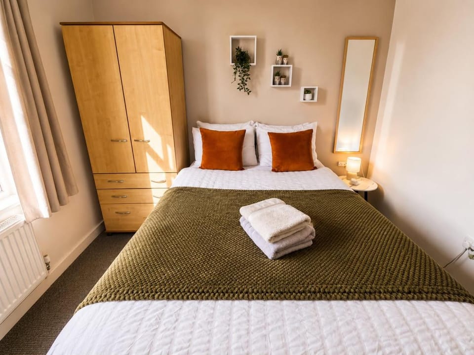 Room 2 Shared House in L7 Bed and Breakfast in Liverpool