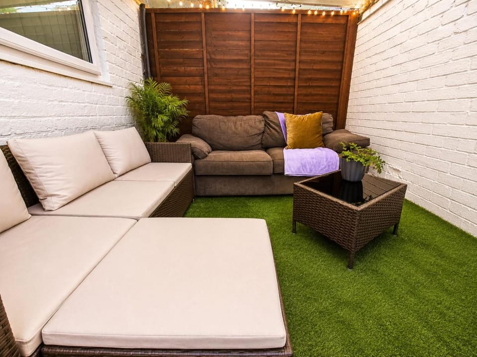 Room 2 Shared House in L7 Bed and Breakfast in Liverpool
