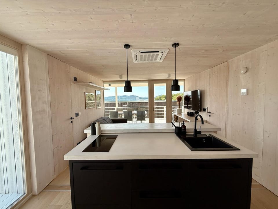 Kitchen or kitchenette, Living room, kitchen
