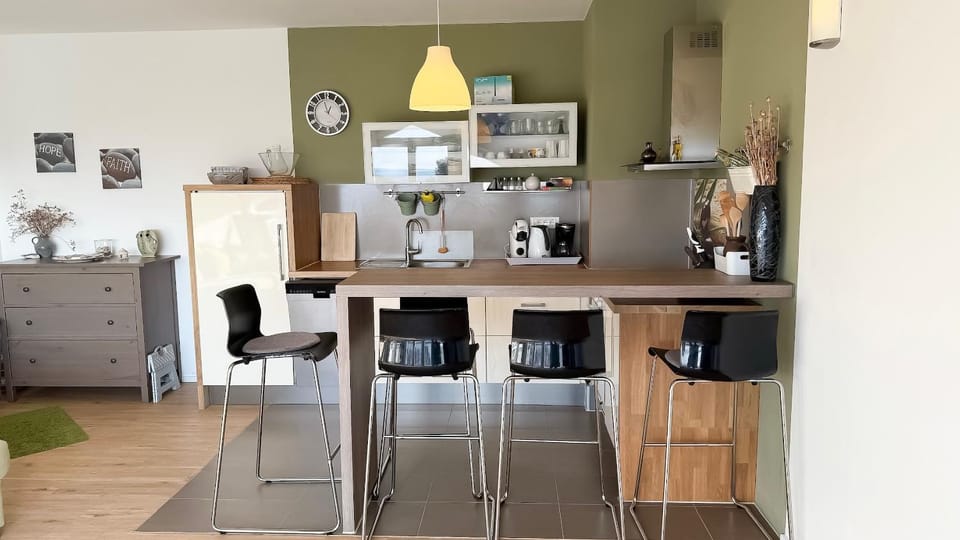 Coffee/tea facilities, Kitchen or kitchenette, dishwasher