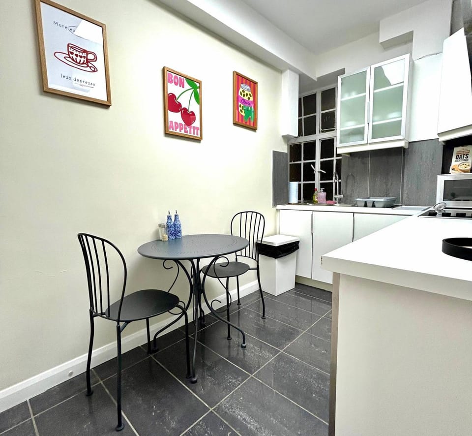 2 Bedroom Apartment Queensway Central London by Wild Apartment in City of Westminster