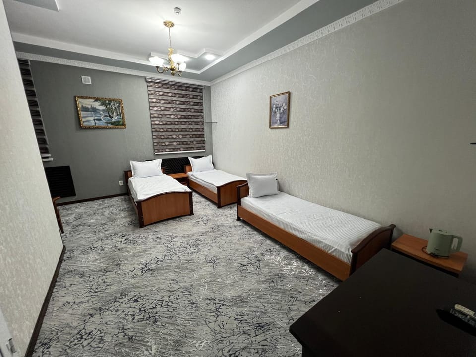 Dunyo Hostel in Europe