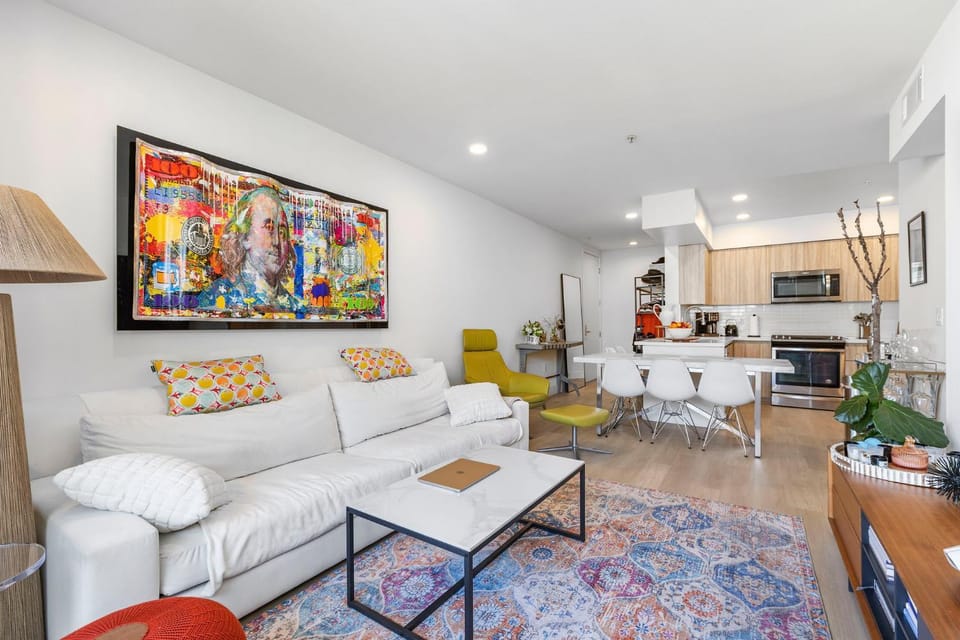 8 Santa Monica Huge Stylish Apartment Apartment in Santa Monica