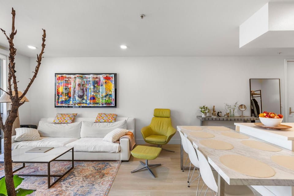 8 Santa Monica Huge Stylish Apartment Apartment in Santa Monica