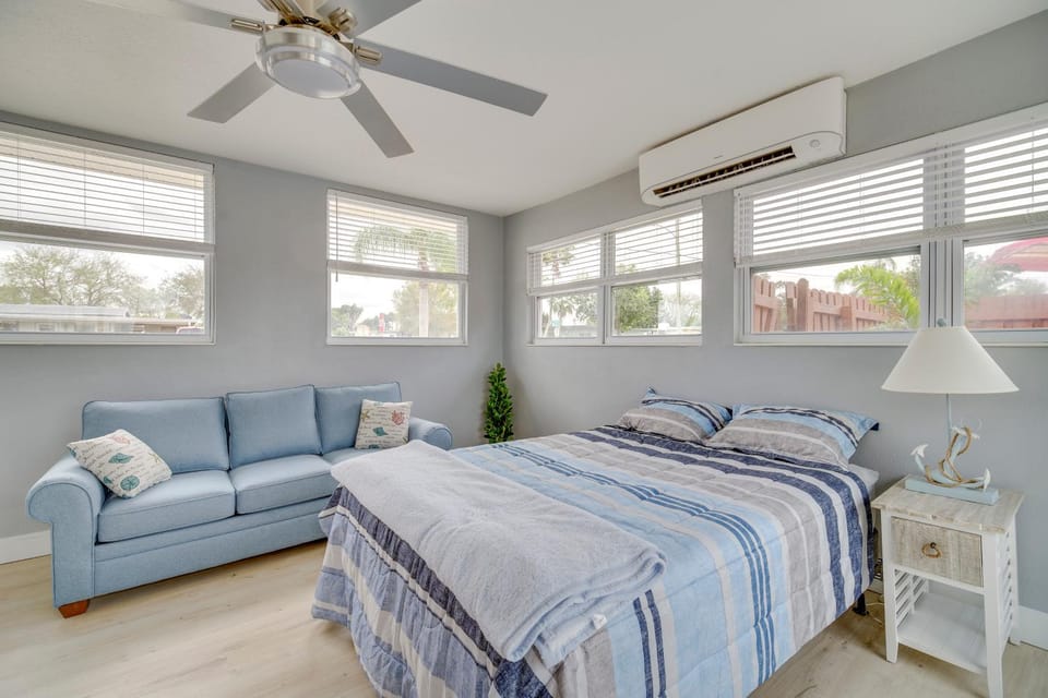 5 Mi to Beaches: Melbourne Duplex w/ Heated Pool! Apartment in Melbourne
