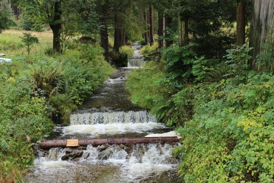 Nearby landmark, Day, Natural landscape