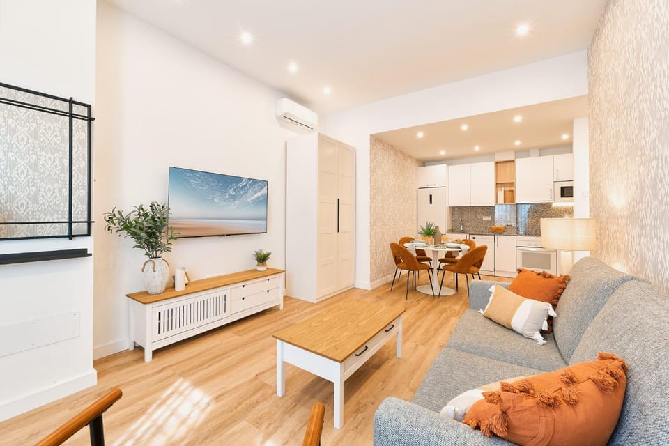 Kitchen or kitchenette, Living room