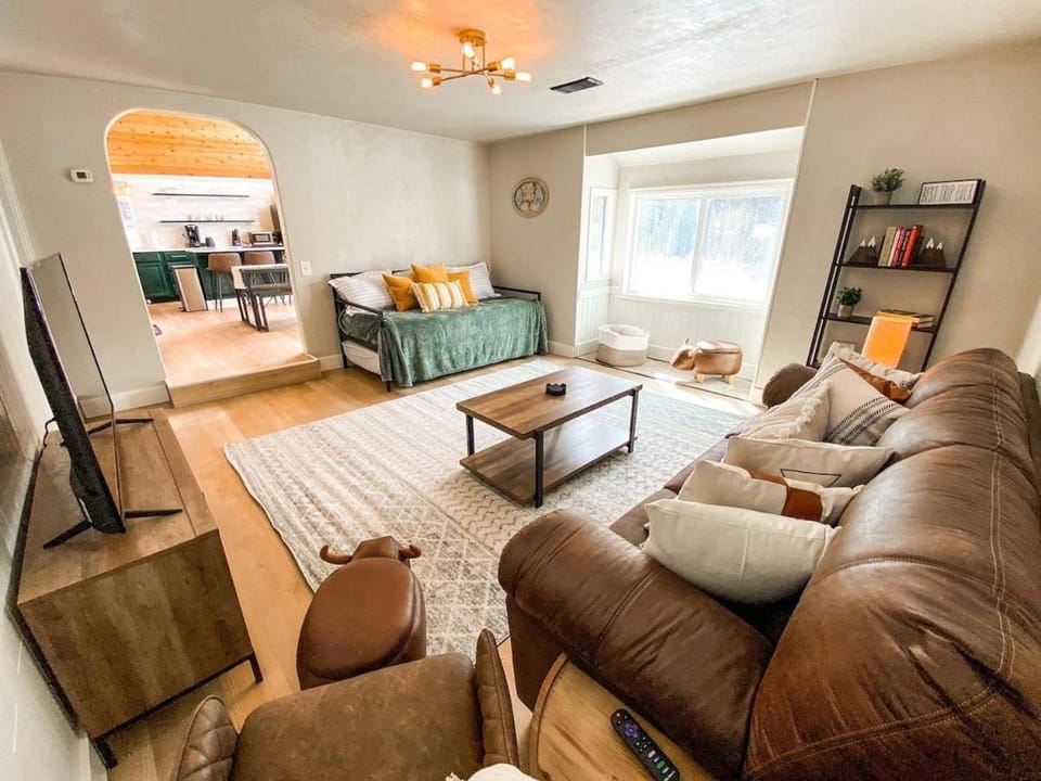 Mountain Views near hiking trails and ski slopes House in Summit County