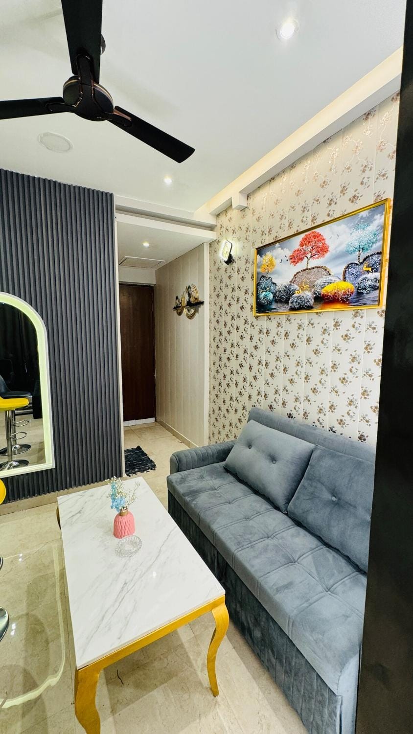 Leos's Den 09 Apartment in Noida