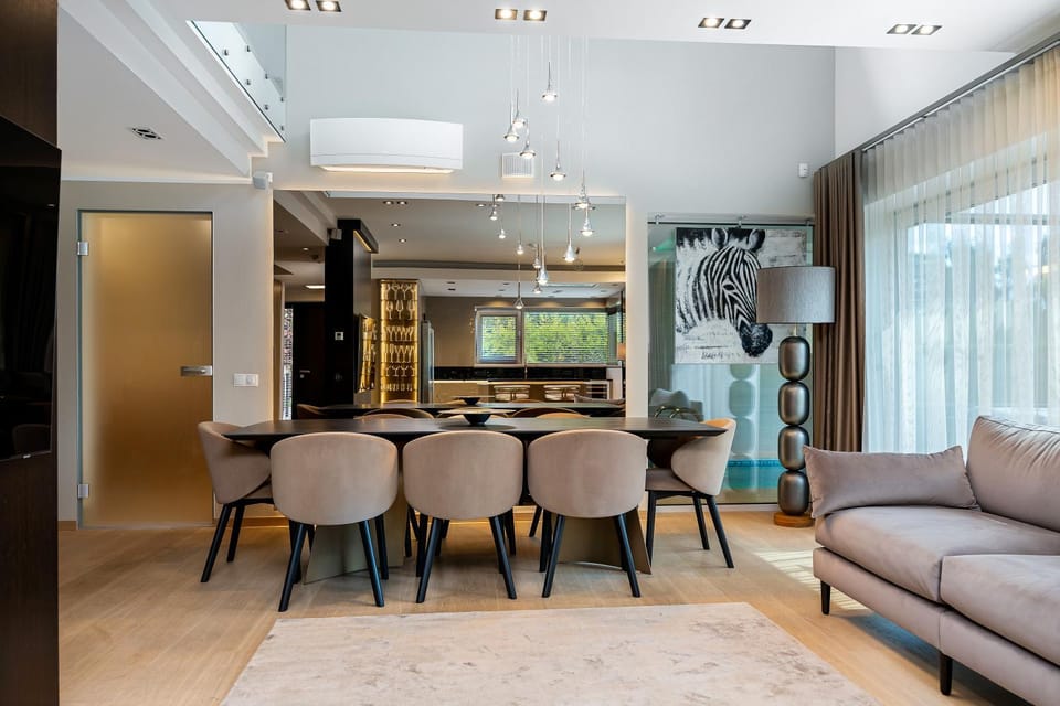 Living room, Seating area, Dining area, air conditioner