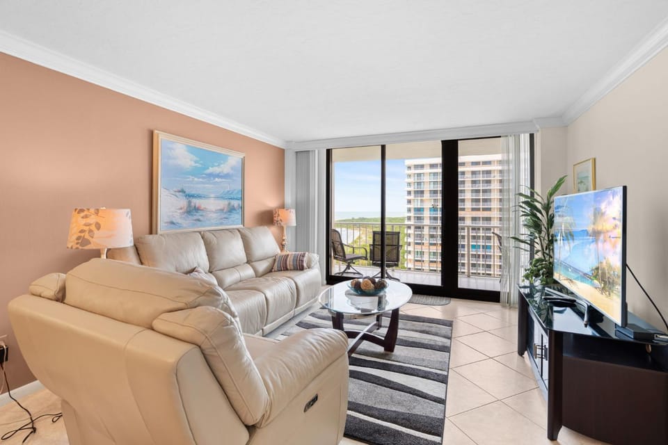 Sun, Sand, and Serenity I Beachfront on Marco Island Apartment in Marco Island