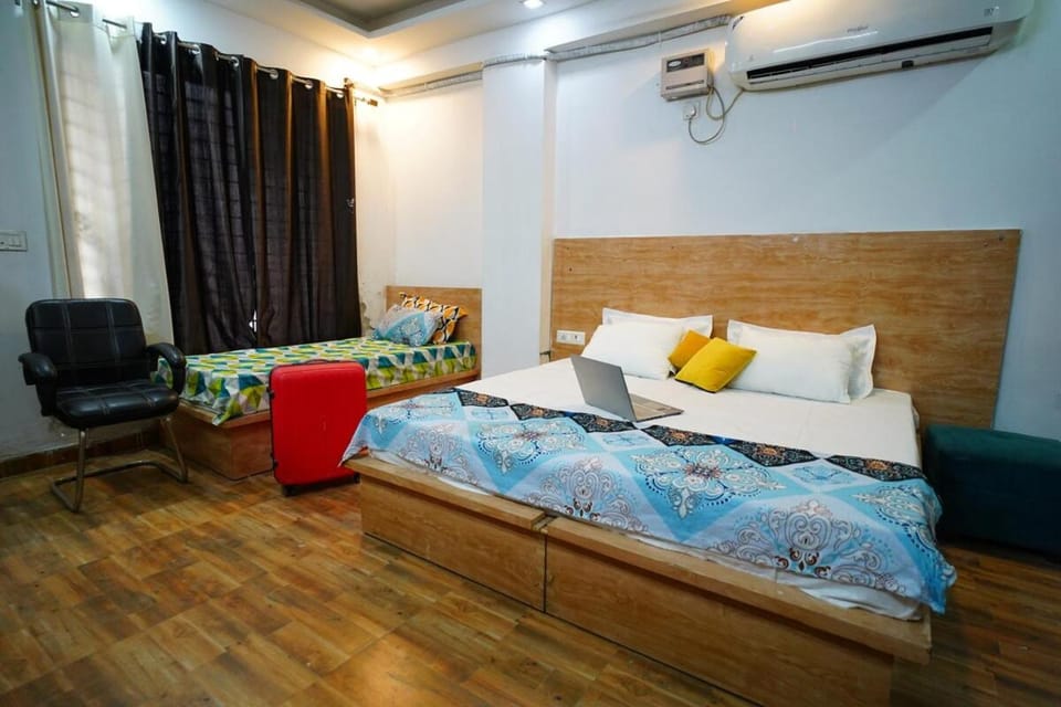 Airport Distance Large Apartment Apartment in New Delhi