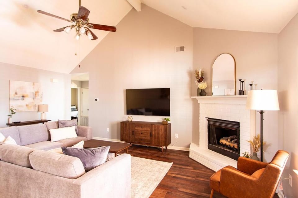 Family & Pet Friendly Oasis - Backyard - Patio House in Southaven