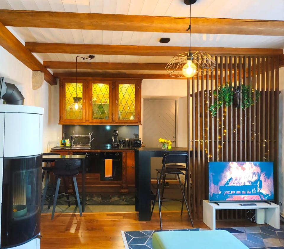 TV and multimedia, Kitchen or kitchenette, Dining area, oven