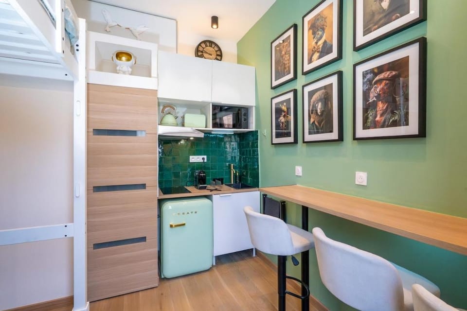 Kitchen or kitchenette