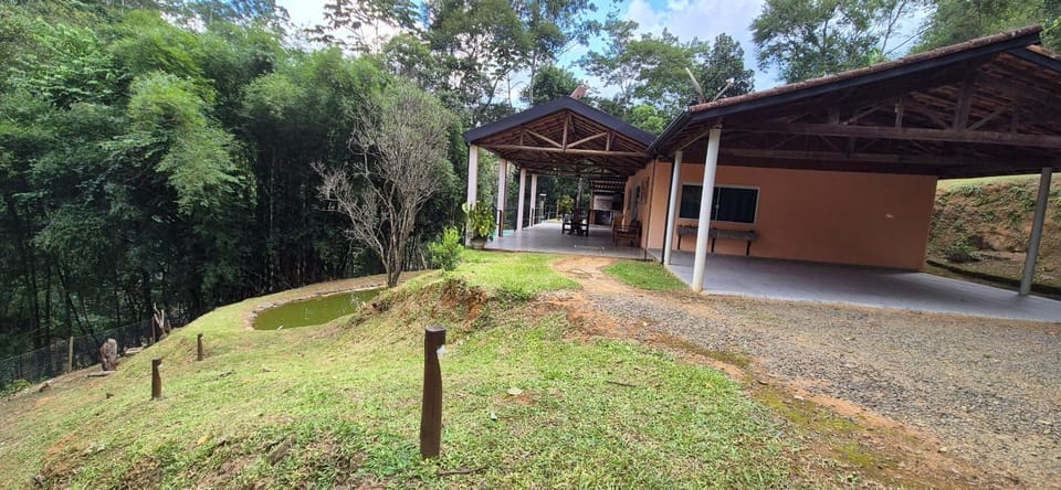 Recanto Palmeira House in Sao Jose dos Campos