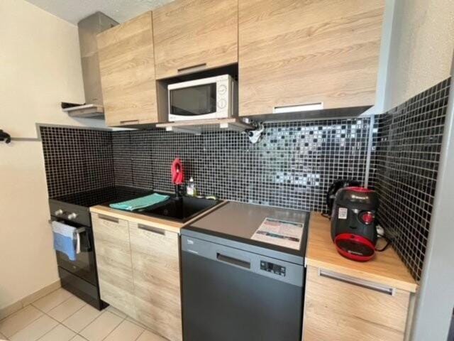 oven, kitchen