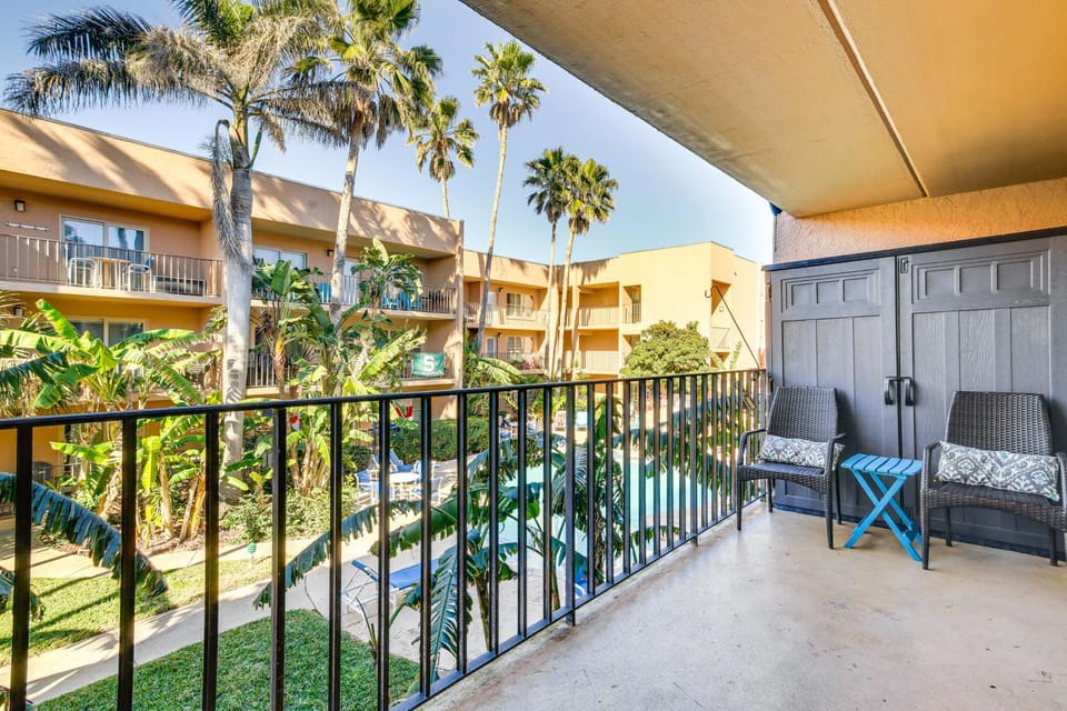 Walk to Beach: Condo w/ Pool Access in Texas! House in South Padre Island