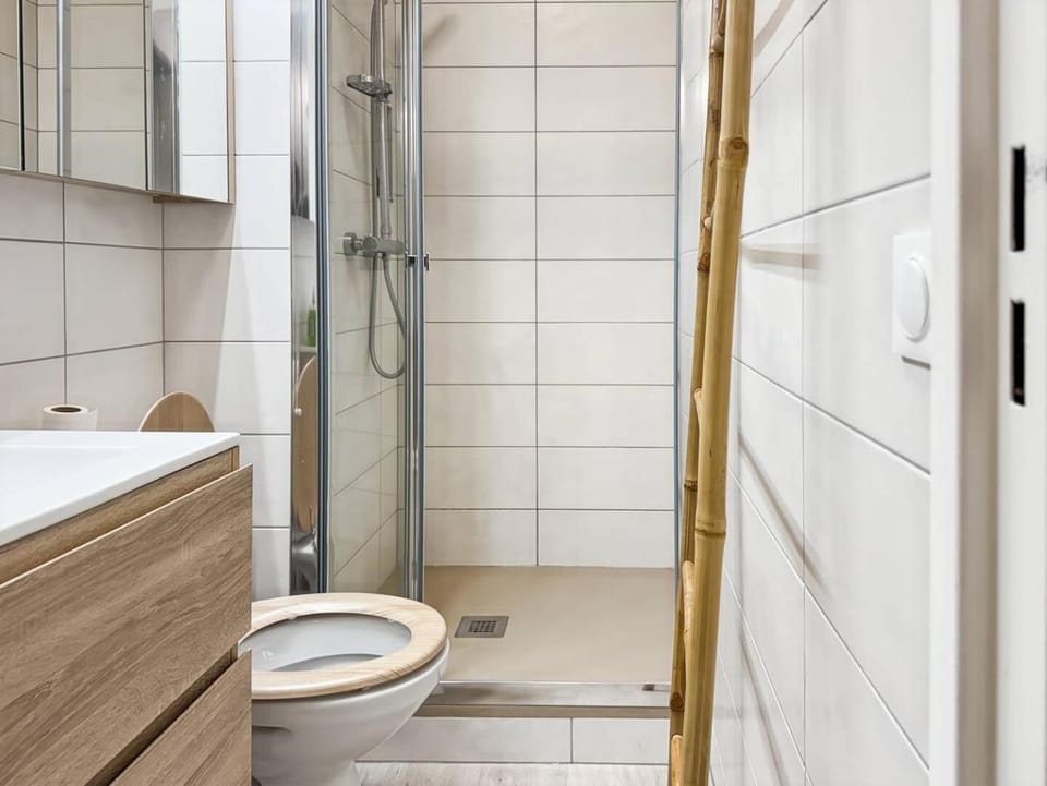 Shower, Toilet, Bathroom