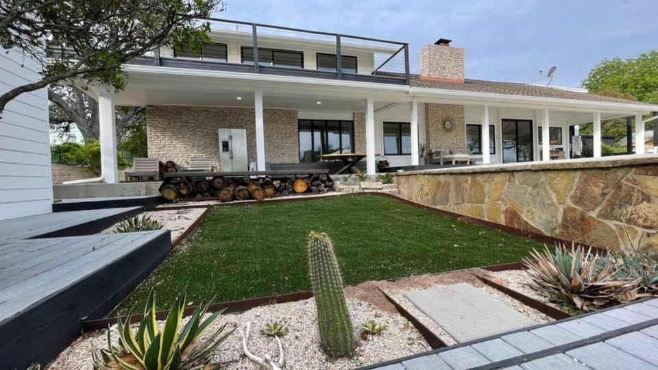 Property building, Patio, Garden