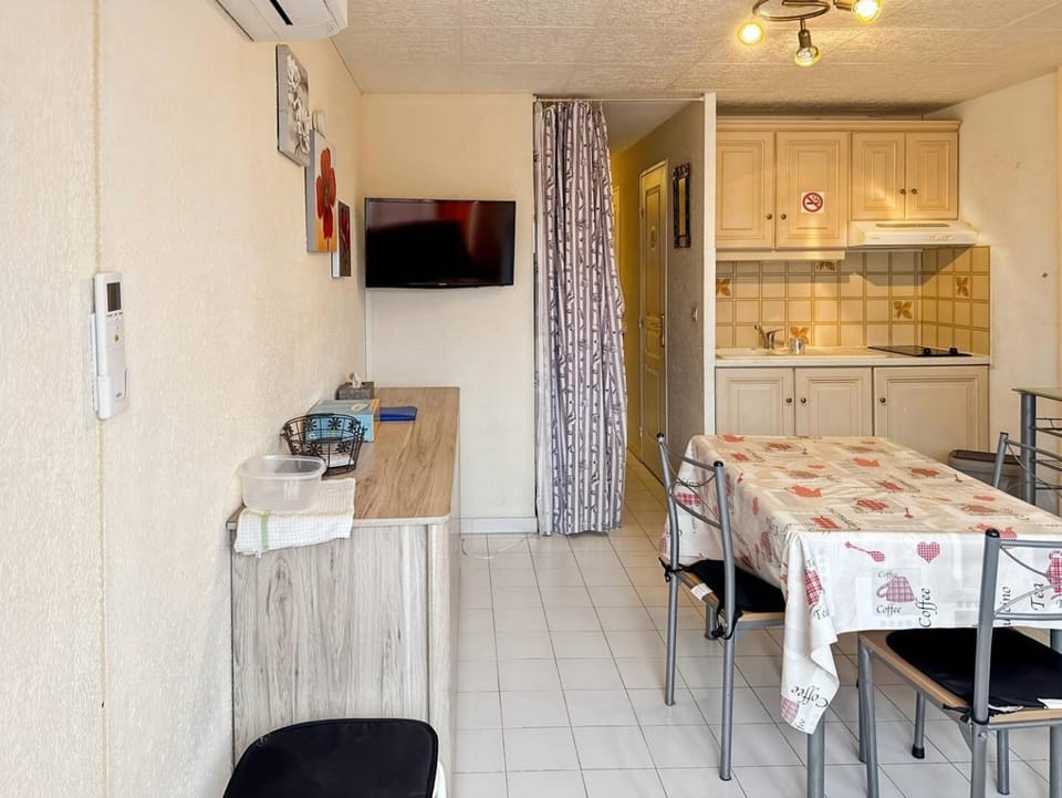 Résidence Le Lagon Bleu - Superbe T2 au Grau du roi Avec climatisation et piscine MAE-6981 Apartment in Le Grau-du-Roi