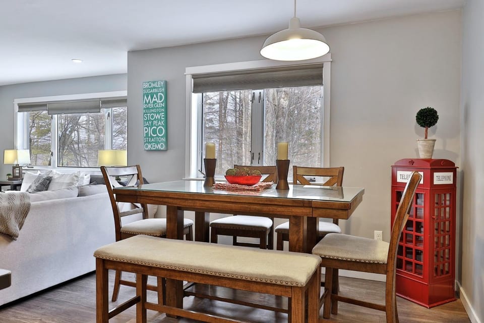 Skiers Suite 2RM 2BA Renovated Condo 1366 House in Mendon