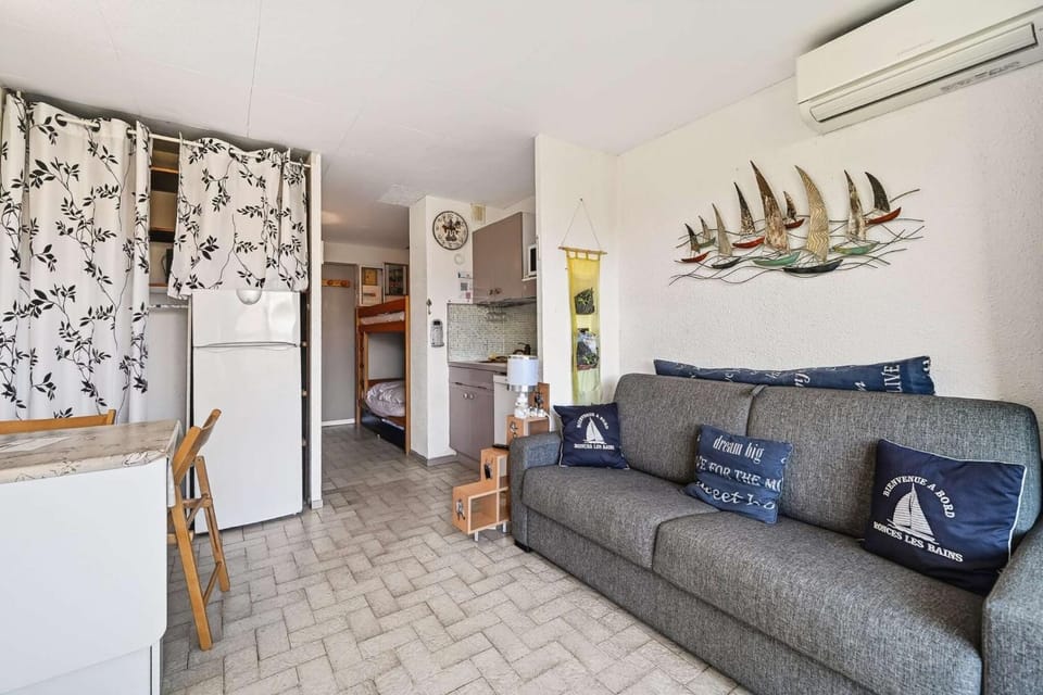 Résidence Le Lagon Bleu - Studio cabine avec climatisation et piscine au Grau du Roi proche plage MAE-7021 Cabin in Le Grau-du-Roi