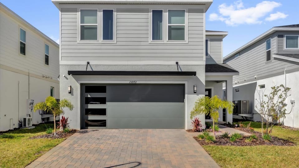 Family Home w Cinema, Pool & BBQ Clermont House in Four Corners