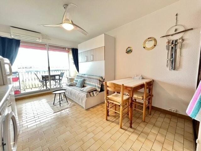 Bed, furniture, kitchen