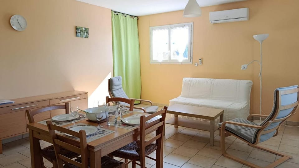 Living room, Dining area, Meals, kitchen