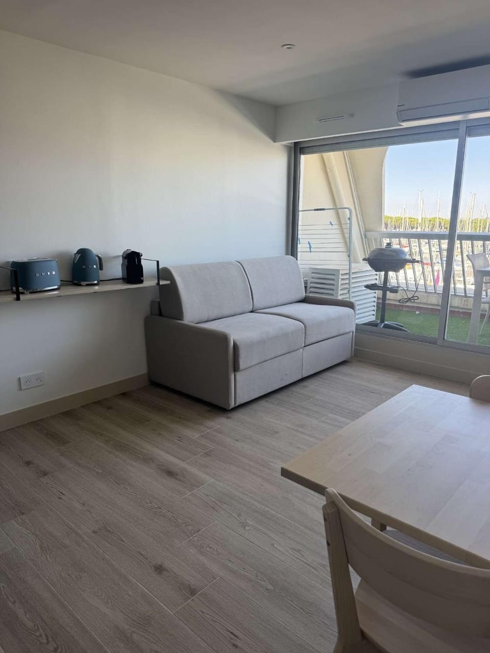 Résidence Le Grand Pavois - Studio cabine climatisé vue port à Port Camargue MAE-7171 Cabin in Le Grau-du-Roi