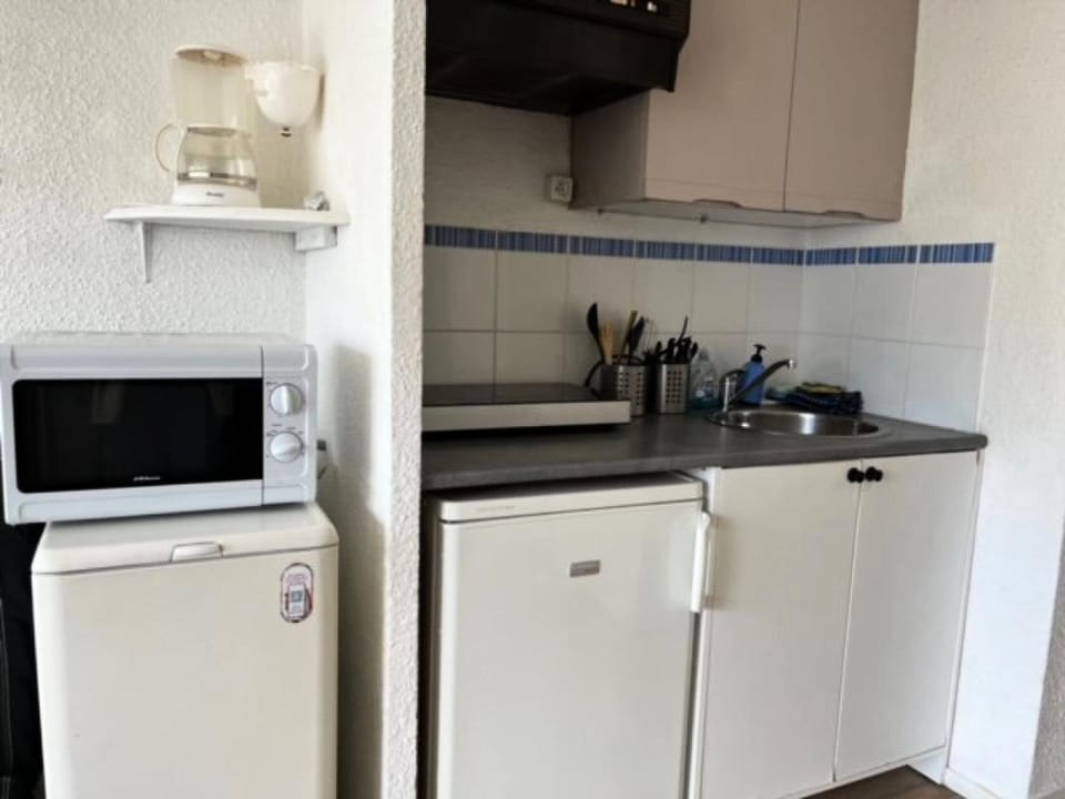 Bathroom, oven, kitchen