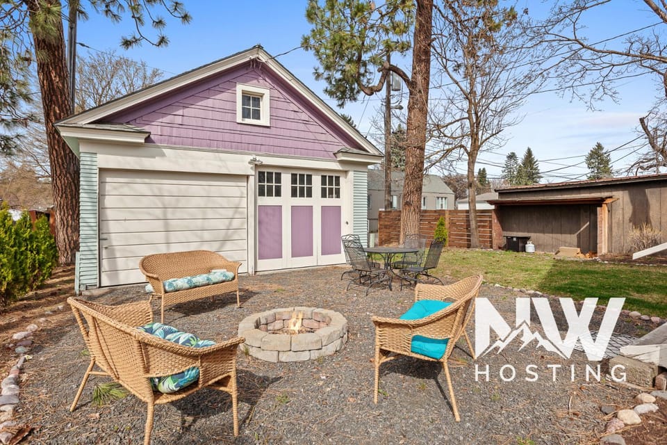 Elegant Historic Home in Modernized Area House in Coeur dAlene