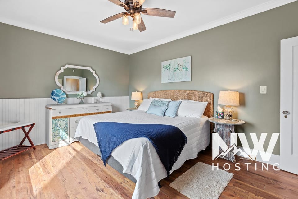 Elegant Historic Home in Modernized Area House in Coeur dAlene