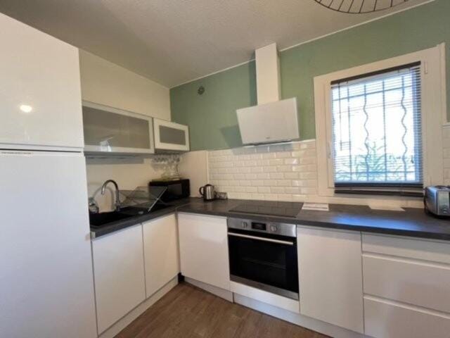 oven, kitchen