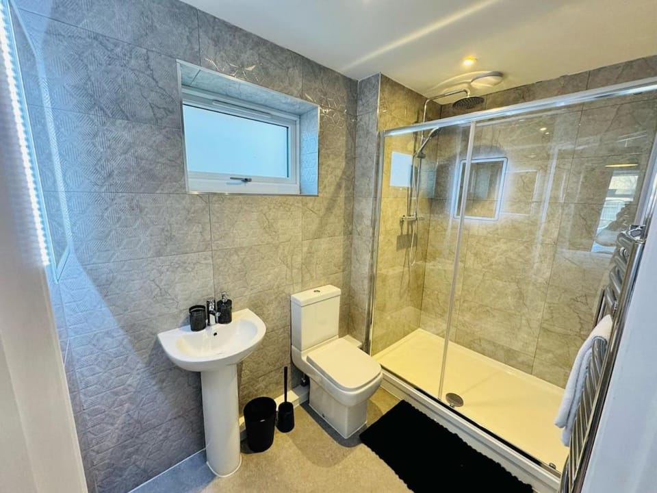 Shower, Toilet, Bathroom
