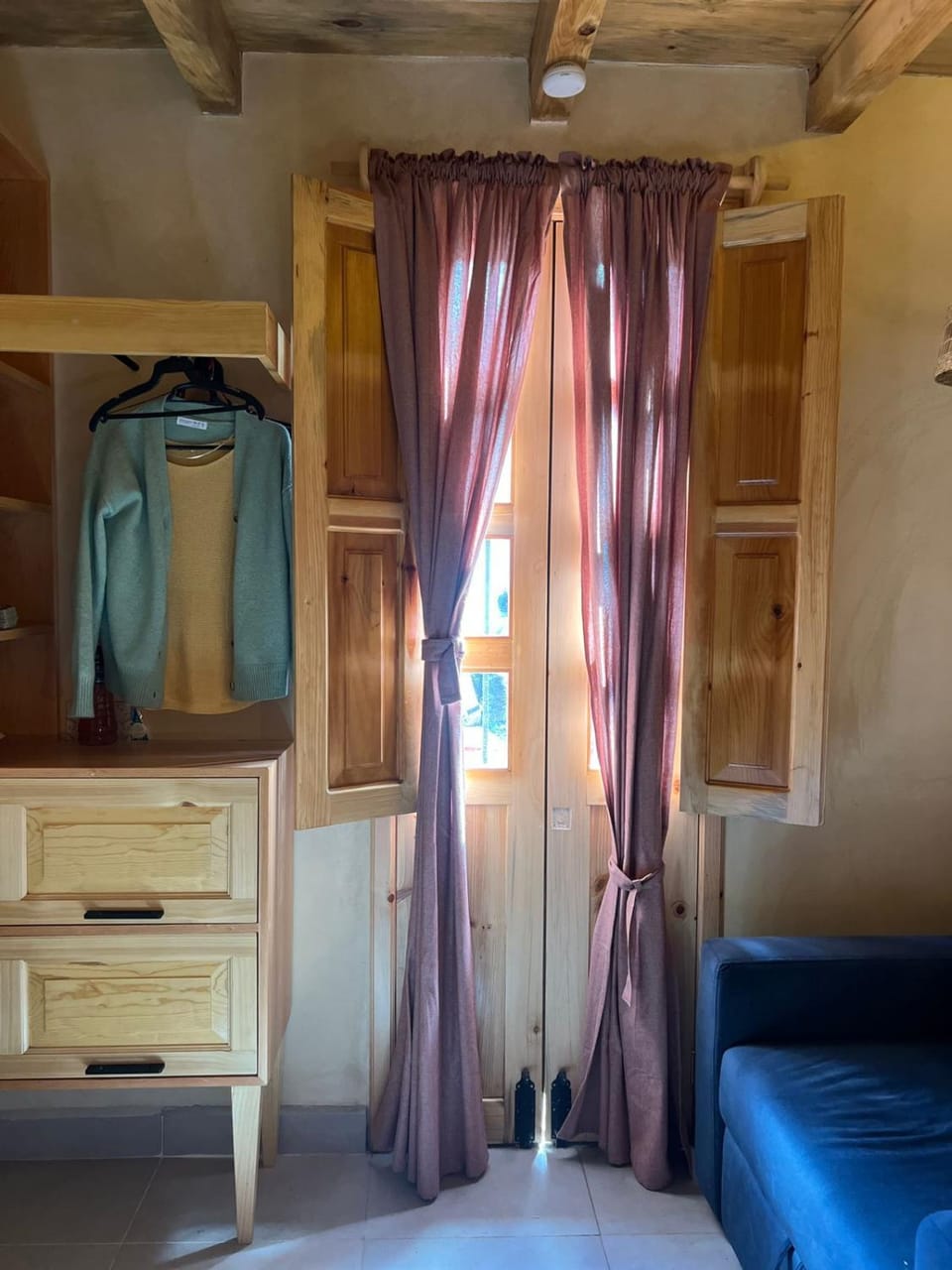 Bed, Living room, Photo of the whole room, Seating area, Bedroom, wardrobe