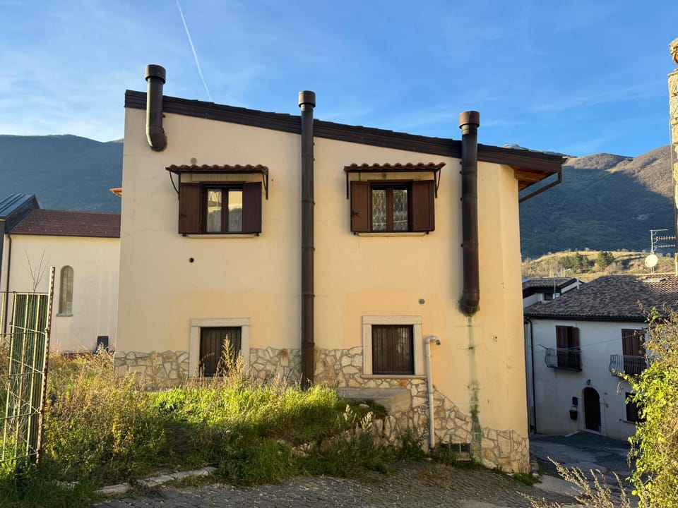 Property building, Day, Mountain view