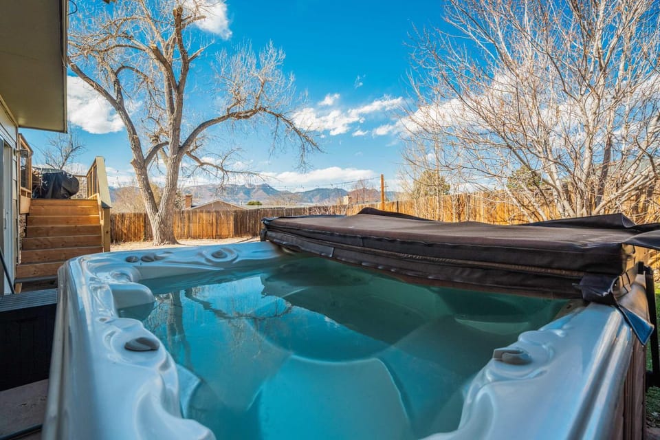 Iron View Hot Tub Fire Pit & Breathtaking Views House in Black Forest
