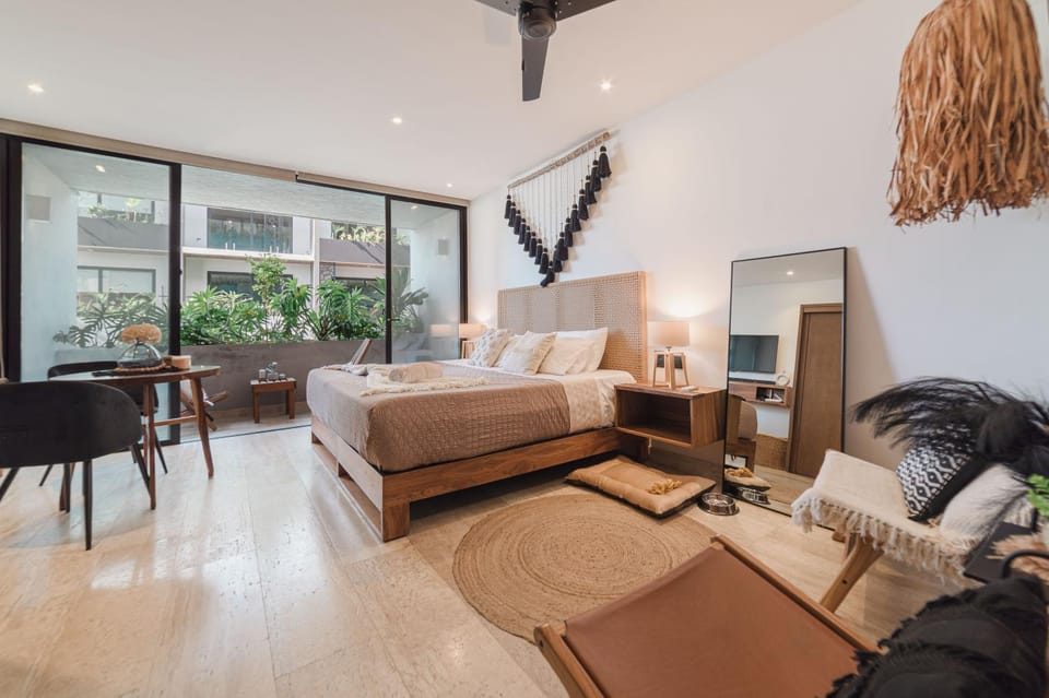 Bed, Photo of the whole room, Bedroom