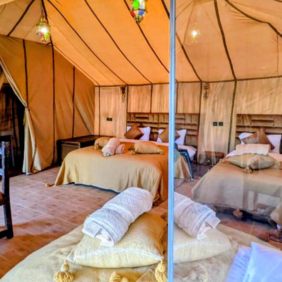 Photo of the whole room, Bedroom, towels