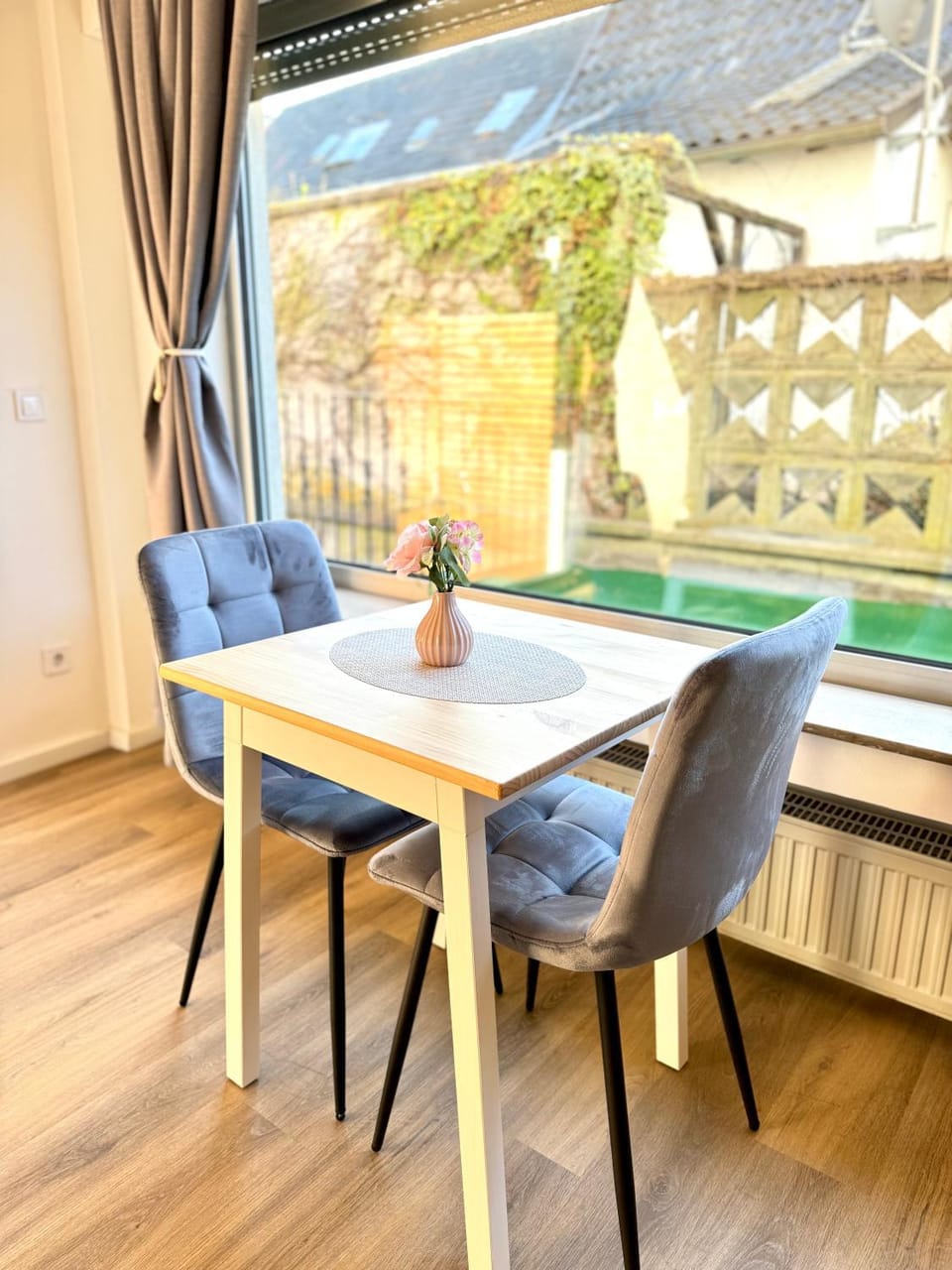 View (from property/room), Living room, Seating area, Dining area