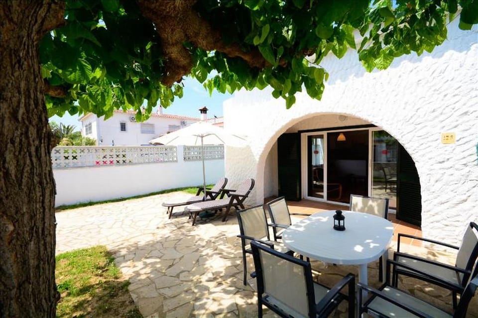 Patio, Facade/entrance, Garden view