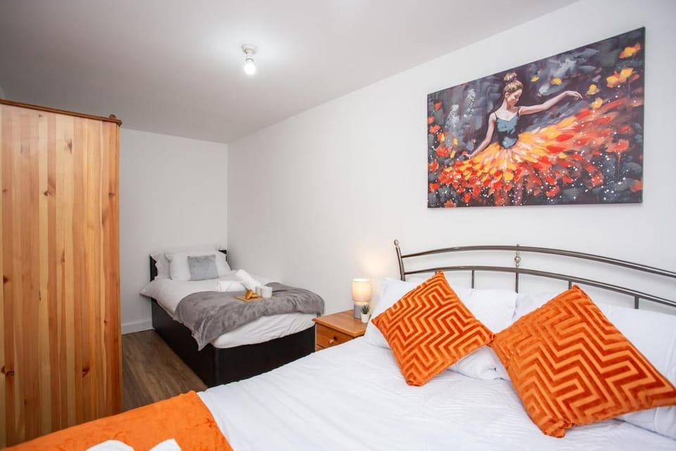 Bed, Photo of the whole room, Bedroom, wardrobe