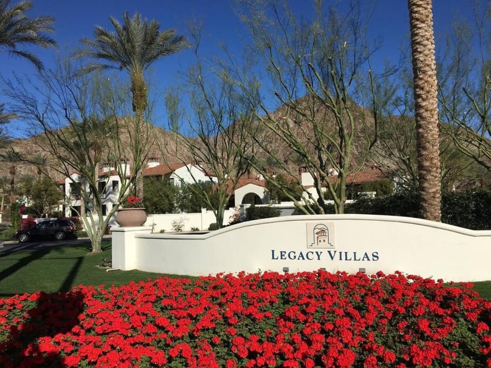 Luxury 1BR Suite Living Room, Patio, Fp & Kitchen, 12 pools -Legacy Villas House in Indian Wells