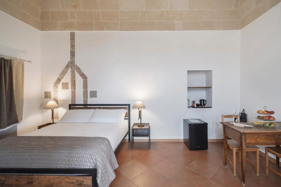 Bed, Photo of the whole room, Seating area, Bedroom